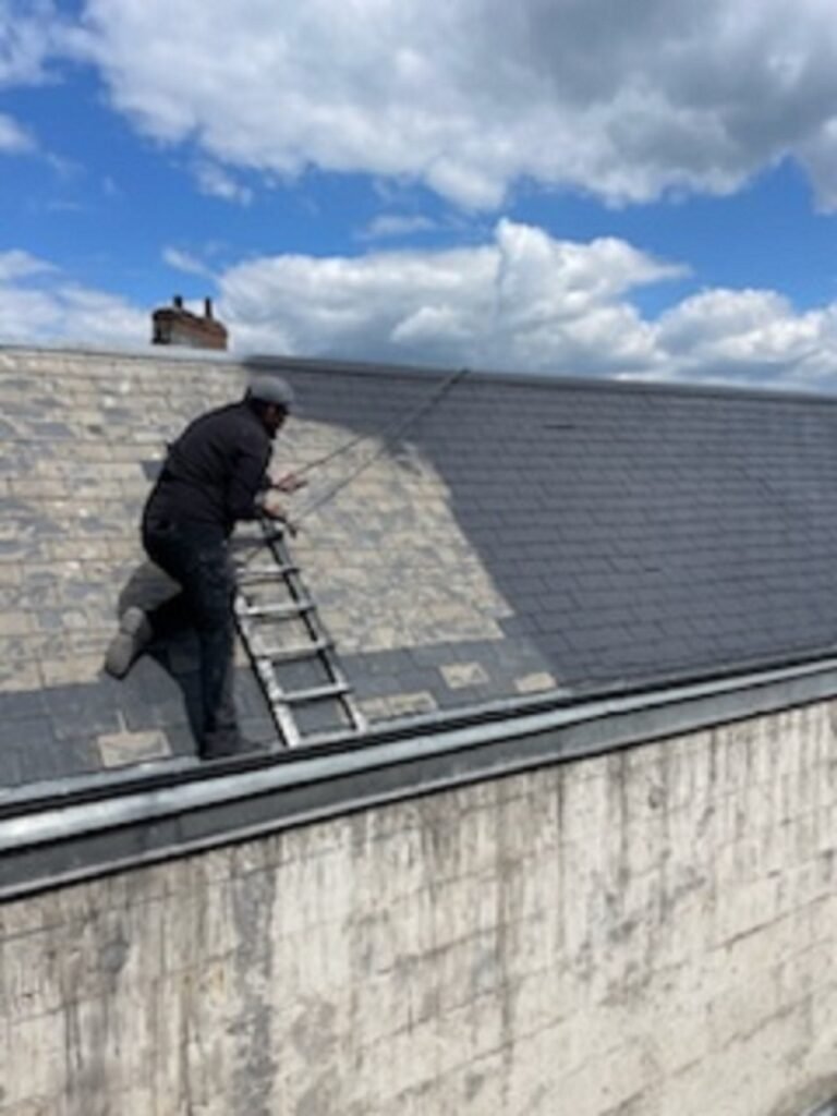 Rénovation Complète de la Toiture d'une Maison Ancienne à Amboise